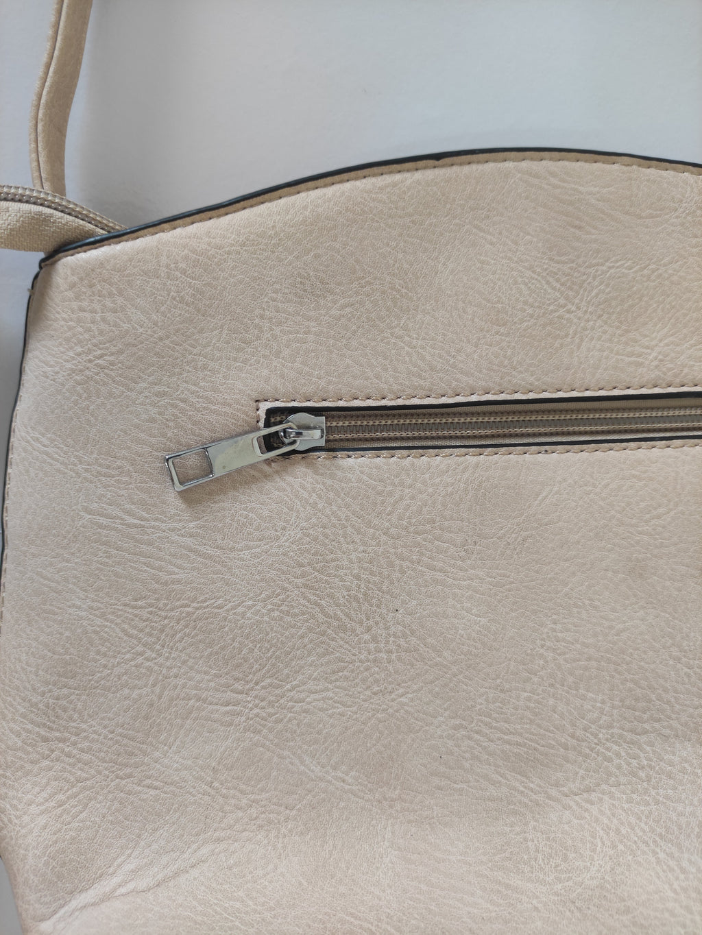 Francis Beige Crossbody