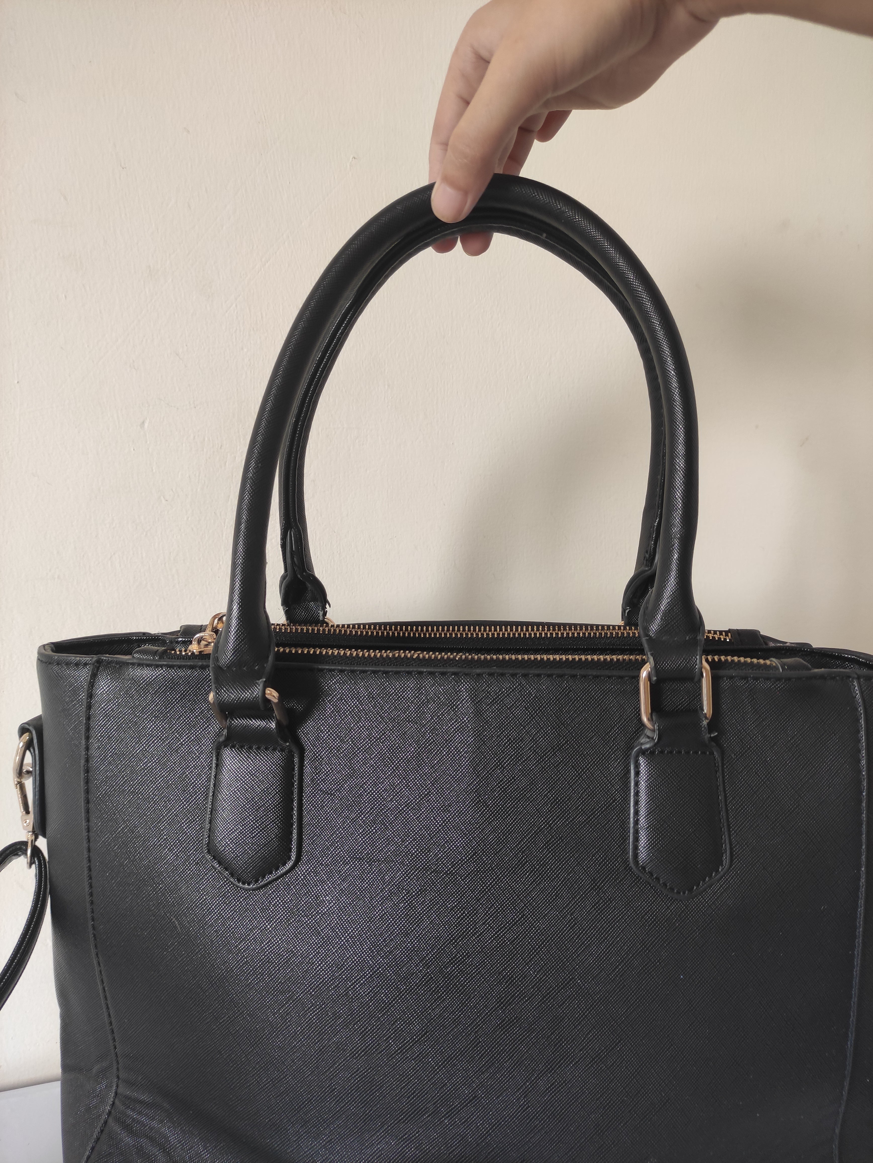 Carpisa Shoulder Bag